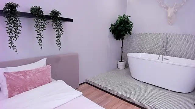 NikkaBush online show from 11/03/25, 06:09