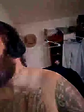 Dong915915 online show from 12/22/25, 11:51