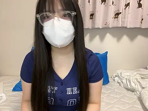 YUKINA 00 online show from 10/15/25, 04:51