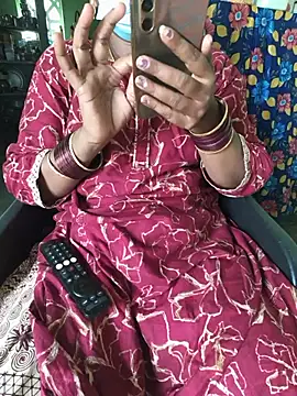 Tamilselviroja- online show from 06/23/26, 10:24