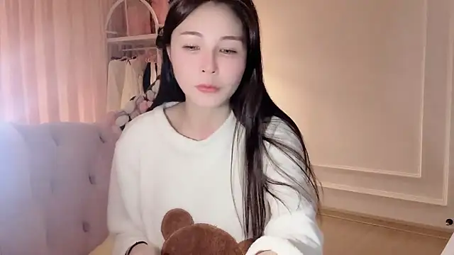 Snapshot of Titi-175 chatting on 11/20/25, 12:11 Titi-175 online show from 11/20/25, 12:11