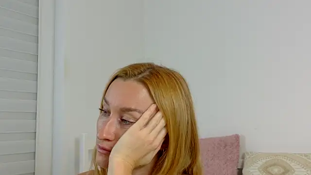 MysticRoxanne online show from 10/06/25, 04:59