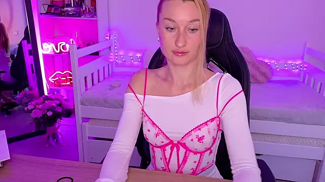 MysticRoxanne online show from 01/14/26, 01:39