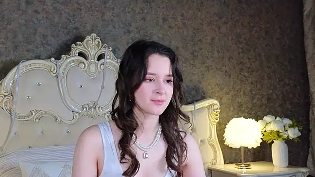 EvaSwen online show from 10/25/25, 09:42