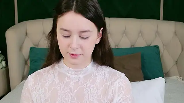 EvaSwen online show from 04/18/26, 04:11