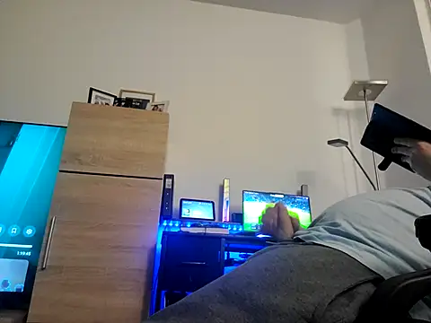 Snapshot of stivi2526 chatting on 11/13/25, 10:52 stivi2526 online show from 11/13/25, 10:52