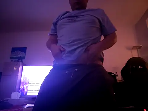 stivi2526 online show from 12/17/25, 09:43