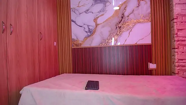 Snapshot of martinasmith303av chatting on 11/12/25, 04:29 martinasmith303av online show from 11/12/25, 04:29