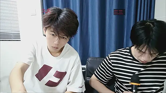 Snapshot of stripcha-798 chatting on 10/02/25, 10:33 stripcha-798 online show from 10/02/25, 10:33