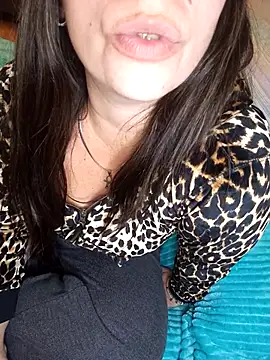 Amarteverdaderamente online show from 04/10/26, 03:01