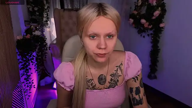 kitten murray  online show from 11/25/25, 12:49