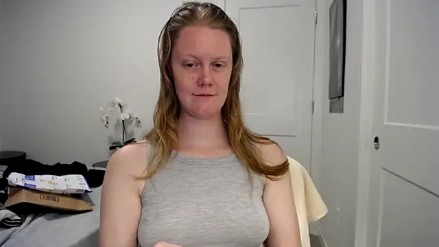 naughtyfox89 online show from 04/21/26, 04:08