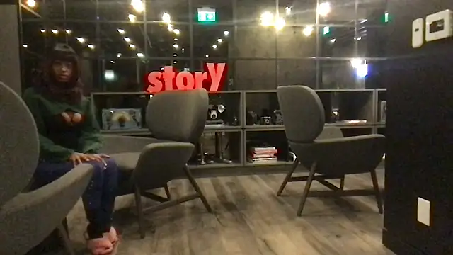 tia   fox online show from 12/03/25, 03:14