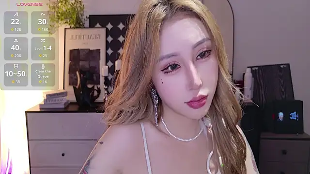 funnygirl0929 online show from 12/17/25, 04:02