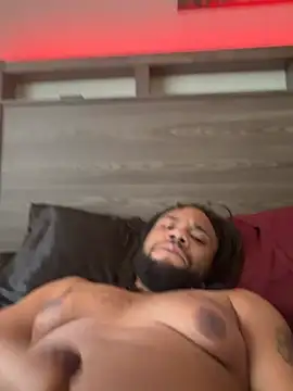 Snapshot of theylovequan69 chatting on 04/01/26, 03:42 theylovequan69 online show from 04/01/26, 03:42