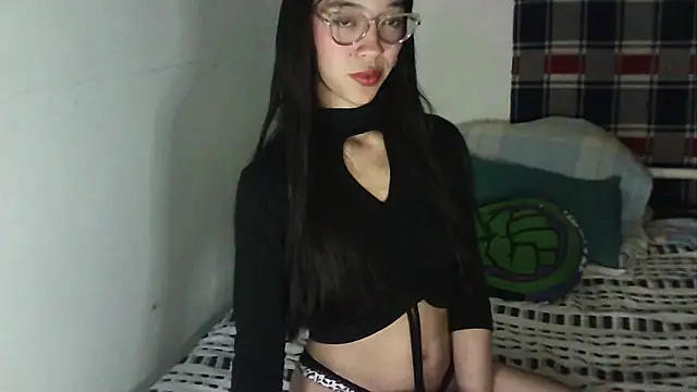 Snapshot of Mikha_Ela chatting on 11/01/25, 04:03 Mikha Ela online show from 11/01/25, 04:03