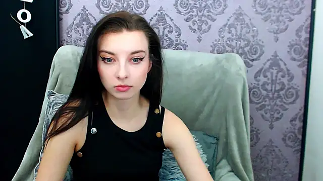 DominantLuna online show from 05/15/26, 07:43