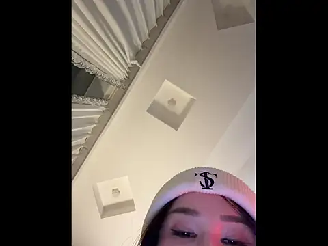 xiaowan x online show from 02/03/26, 01:49