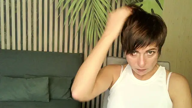 Snapshot of Ashley_Brookss chatting on 10/18/25, 06:48 Ashley Brookss online show from 10/18/25, 06:48