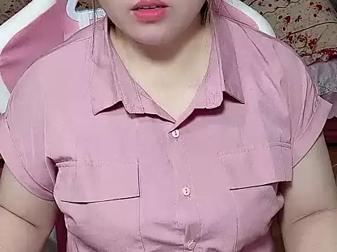 Snapshot of Sunna104 chatting on 02/18/26, 04:47 Sunna104 online show from 02/18/26, 04:47