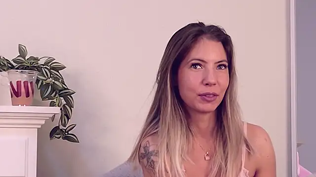 CassieMiles online show from 11/18/25, 04:06