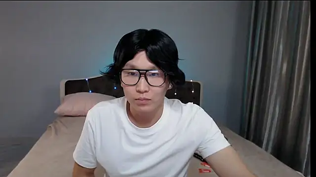 KaiChicken online show from 10/12/25, 02:32