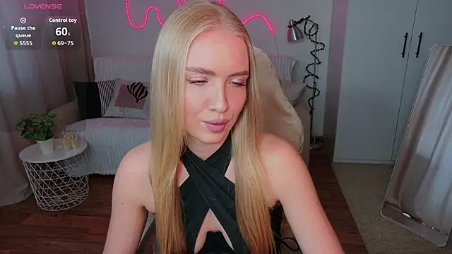 TessaGrays online show from 04/28/26, 12:10