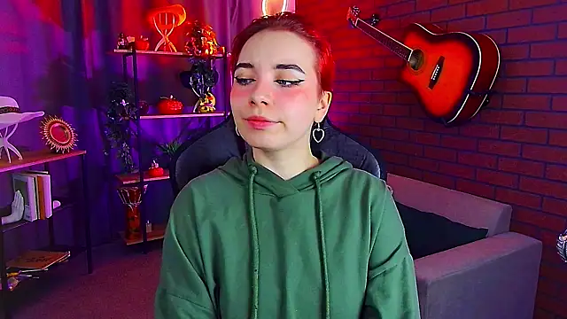 MarcelineChi online show from 12/04/25, 11:19