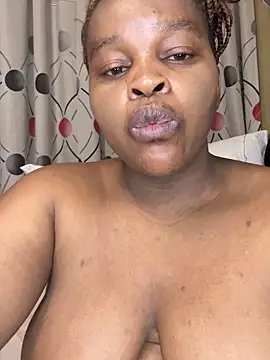 CynnxxxBarb online show from 12/20/25, 12:18