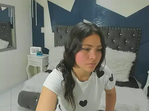 Snapshot of lola_cook chatting on 11/14/25, 08:18 lola cook online show from 11/14/25, 08:18