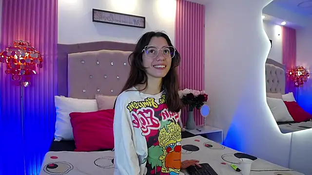 MarinetteLux online show from 03/02/26, 07:43