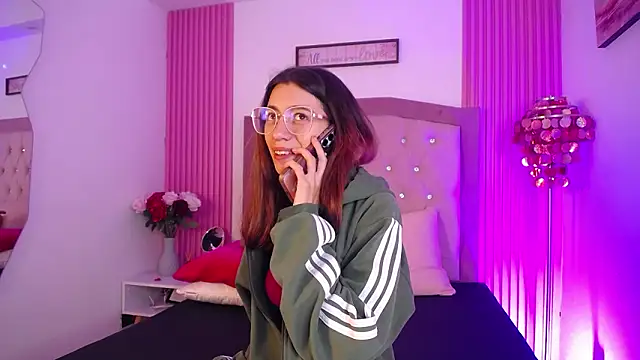 MarinetteLux online show from 03/10/26, 05:29