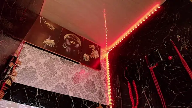 scarlet queen   online show from 10/16/25, 06:53