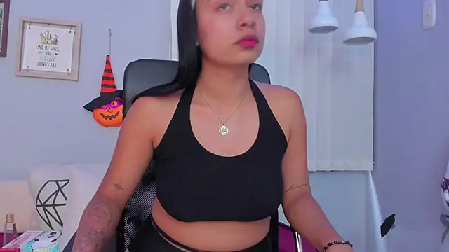 Snapshot of Lilo_Rose chatting on 10/17/25, 07:16 Lilo Rose online show from 10/17/25, 07:16