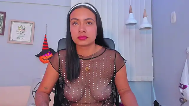 Snapshot of Lilo_Rose chatting on 10/20/25, 07:25 Lilo Rose online show from 10/20/25, 07:25