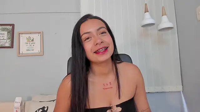 Snapshot of Lilo_Rose chatting on 11/08/25, 12:16 Lilo Rose online show from 11/08/25, 12:16