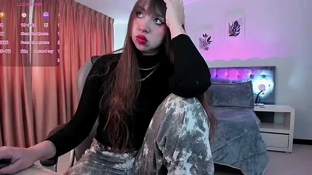 Scarlett  Cooper   online show from 02/05/26, 12:43