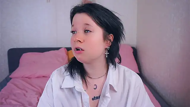 EviaVanveen online show from 12/23/25, 07:50