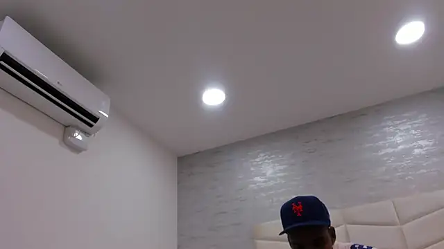 Snapshot of jax_black chatting on 11/15/25, 07:10 jax black online show from 11/15/25, 07:10