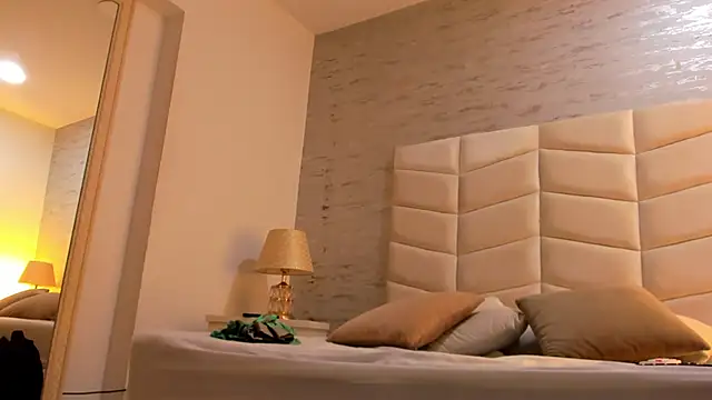 jax black online show from 12/18/25, 07:31