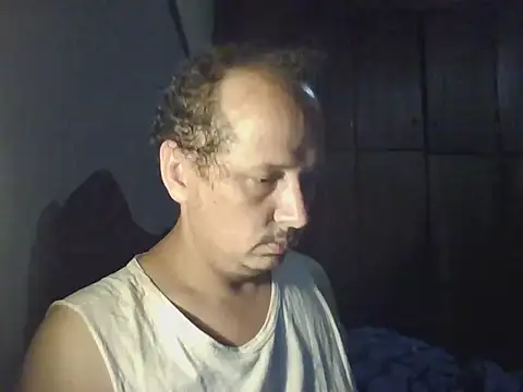 Snapshot of macKnd chatting on 12/04/25, 08:17 macKnd online show from 12/04/25, 08:17