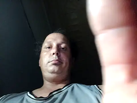 Snapshot of macKnd chatting on 12/20/25, 11:56 macKnd online show from 12/20/25, 11:56