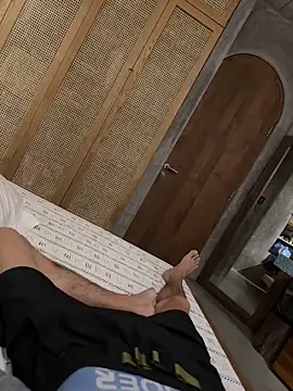 Snapshot of HenryLee1983-cums chatting on 11/24/25, 04:51 HenryLee1983-cums online show from 11/24/25, 04:51