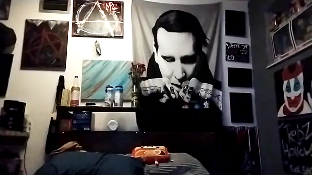 inkdhollow1 online show from 10/12/25, 03:38