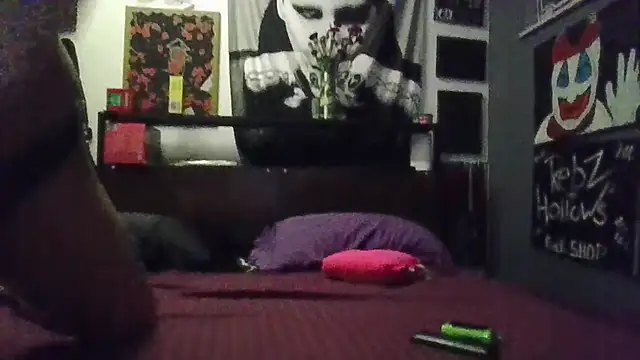 inkdhollow1 online show from 11/03/25, 04:47