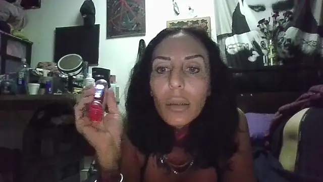 inkdhollow1 online show from 11/04/25, 05:17