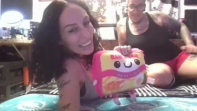 inkdhollow1 online show from 11/20/25, 03:39