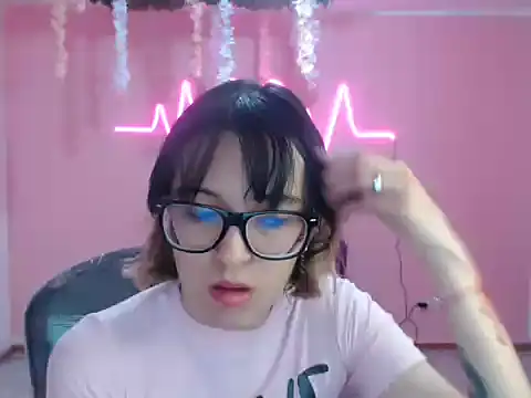 cristal hills 19 online show from 11/15/25, 02:35