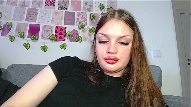 Snapshot of sashadeliii chatting on 10/02/25, 12:12 sashadeliii online show from 10/02/25, 12:12