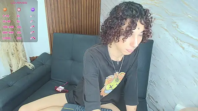 Snapshot of Scaarlett_22_ chatting on 03/04/26, 08:48 Scaarlett 22 online show from 03/04/26, 08:48